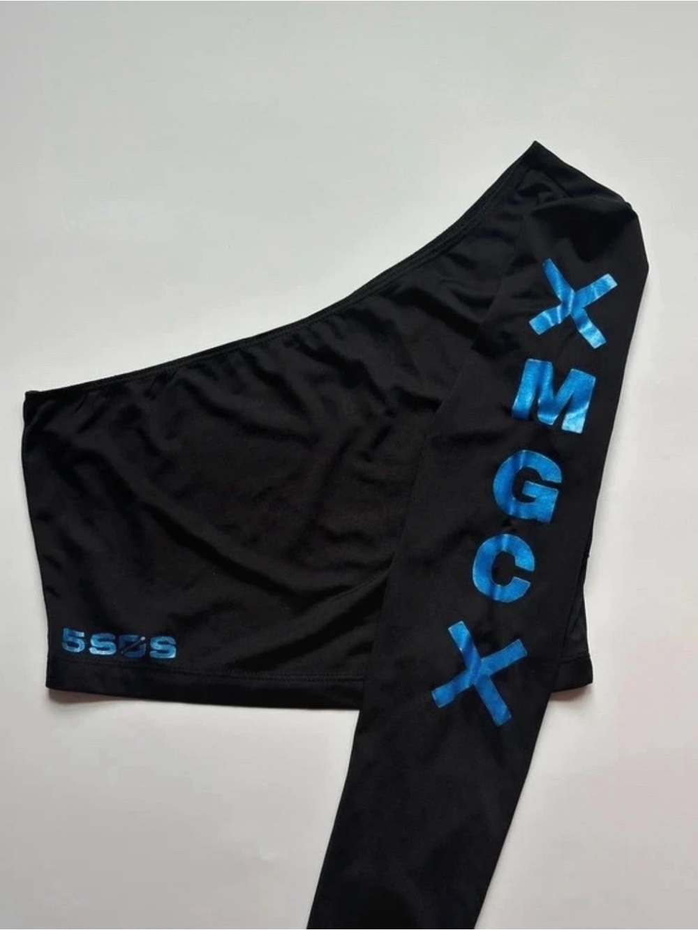 5SOS MGC one sleeve crop top